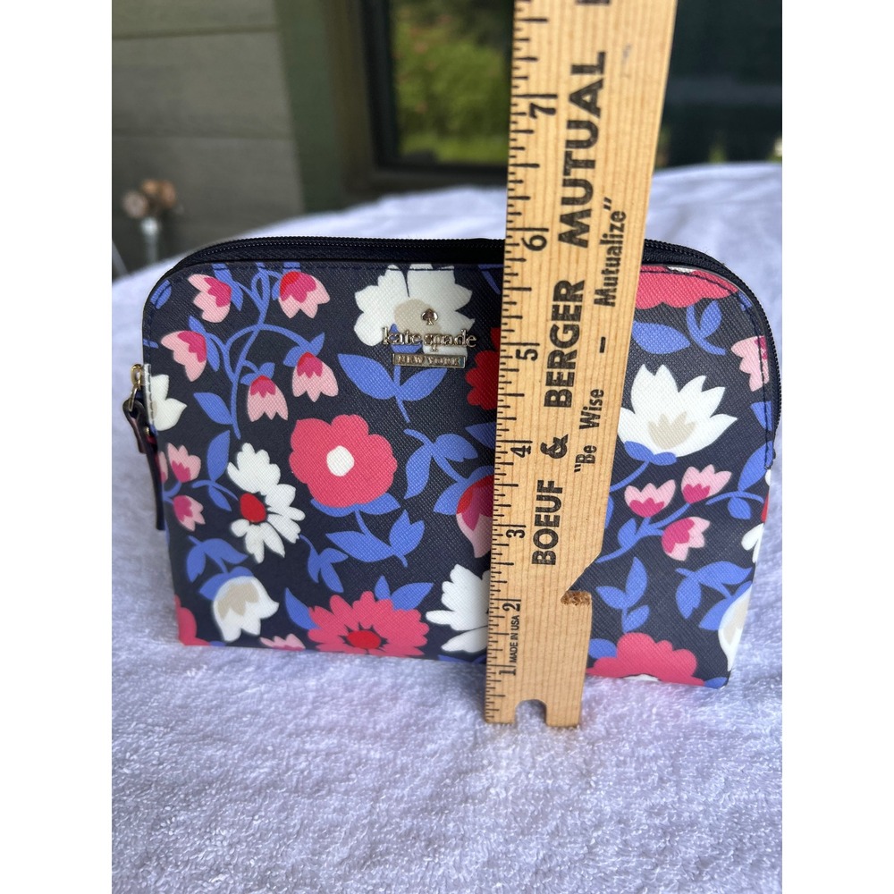 Kate Spade New York Cameron Street Daisy Briley Cosmetic Case Makeup Travel Bag - Picture 8 of 11
